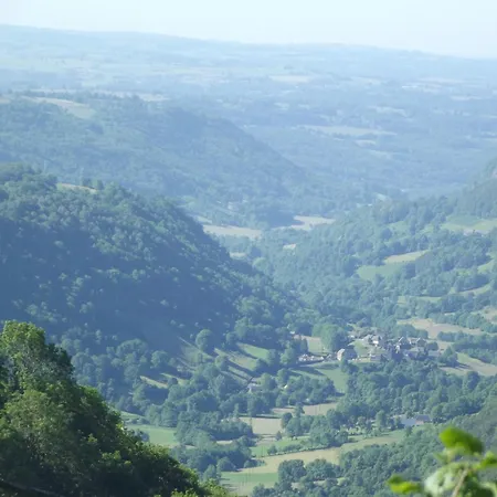 Au Creux De La Vallee Holiday home *