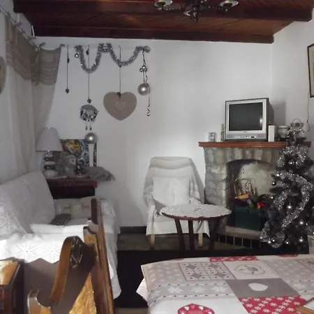 Au Creux De La Vallee Holiday home